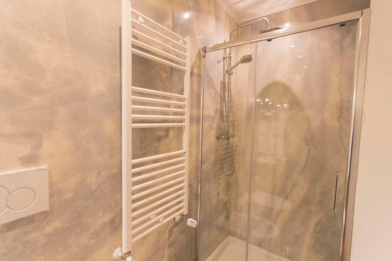 Garibaldi33 Hotel อาเวซซาโน ภายนอก รูปภาพ